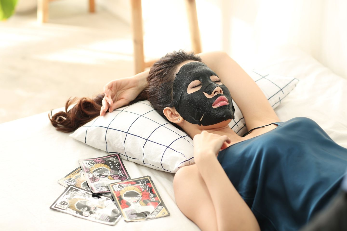 Thư giãn với Mặt nạ SexyLook Intensive Moisturizing Black Facial Mask